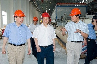 2007年5月25日，时任全国政协常委、经济委员会副主任、中国包装结合会会长石万鹏一行来公司视察