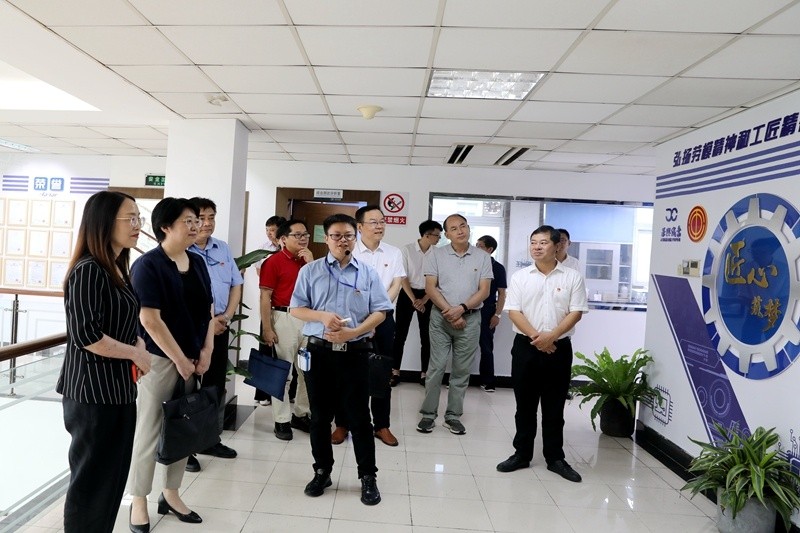 2020年7月14日，时任浙江省总工会党组成员、副主席张卫华一行莅临888集团电子游戏纸业调研推动新时期产业工人行列建设鼎新工作