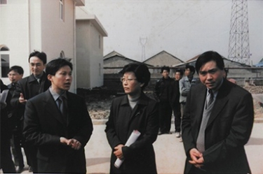 2001年2月20日，时任国度环保局副局长汪纪戎一行视察公司