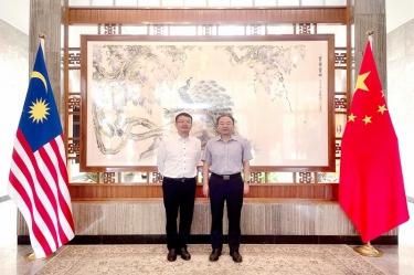 888集团电子游戏纸业总经理王志明造访中国驻马来西亚大使欧阳玉靖